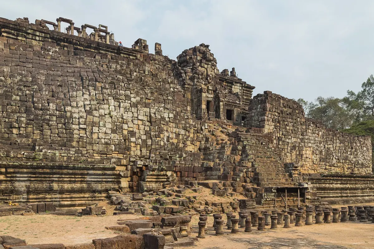 Long retaining wall of the Baphuon with a stairway