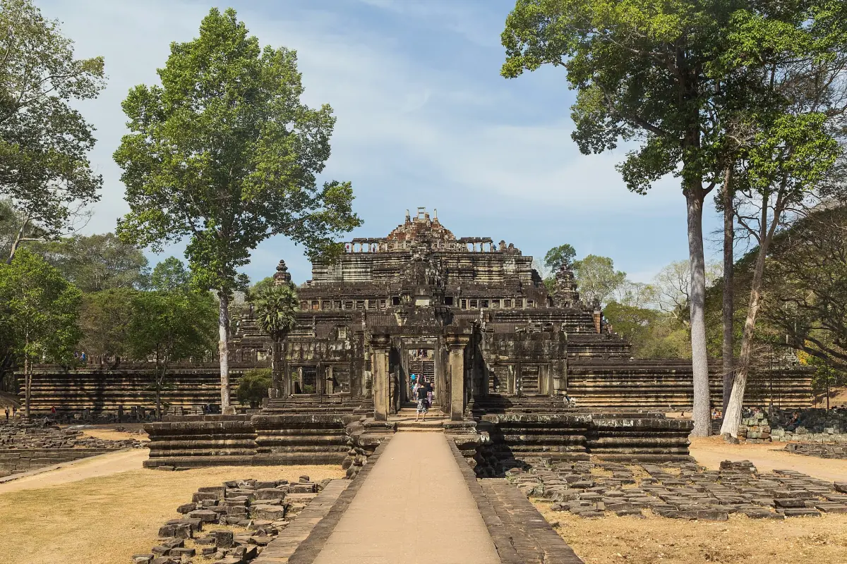Raised walkway leading straight to the Baphuon